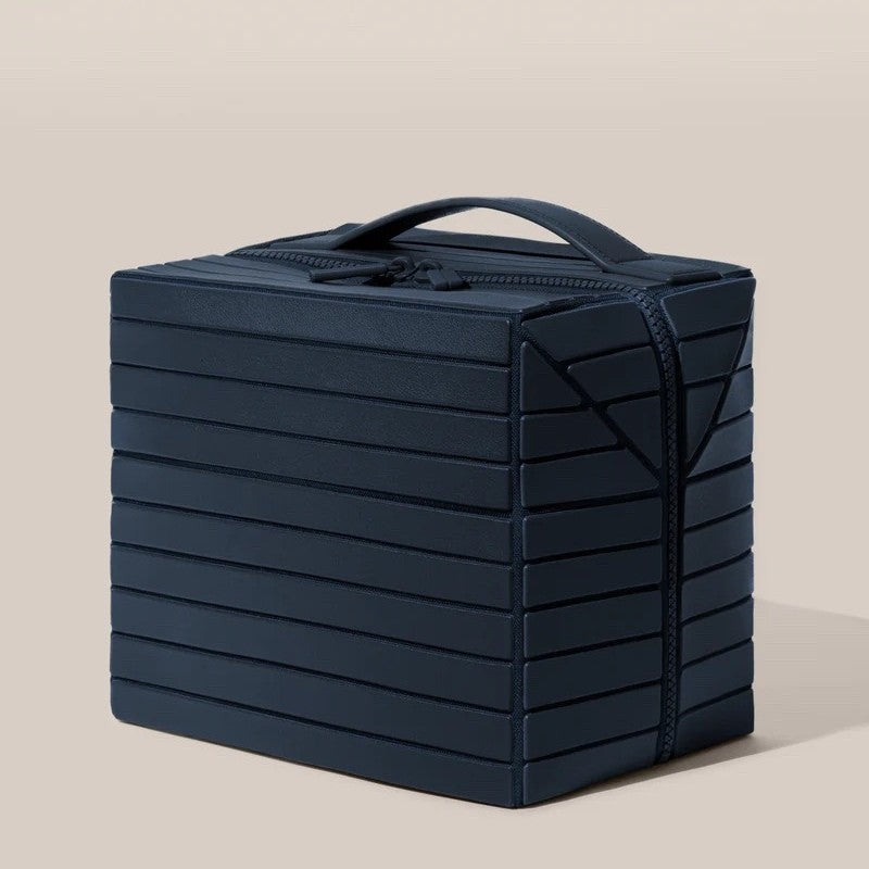 ✨2026 New Travel Toiletry Bag 🧳 | Large Capacity Cosmetic & Skin Care Storage 🧴 | Portable & Partitioned Design for Organized Travel 🎒💖